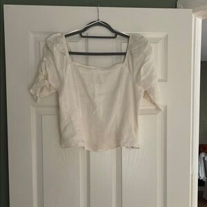 White Linen crop fitting top.